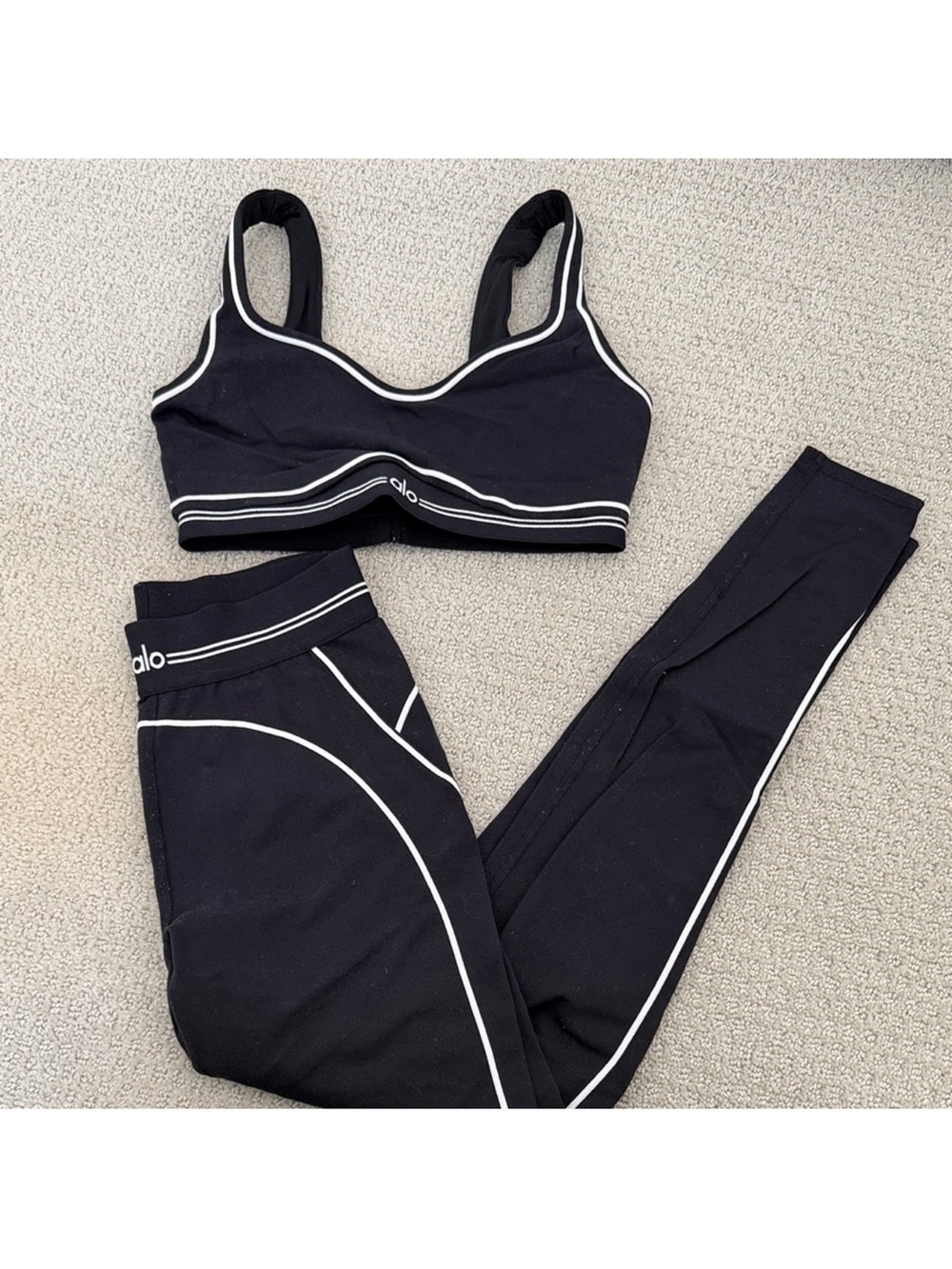 ALO Yoga Black Sports Bra with White Piping
